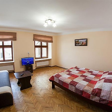 Квартира В Центрі На Вулиці Вірменській 12 Є Дві Спальні Двуспальні Ліжка ลวีฟ ภายนอก รูปภาพ