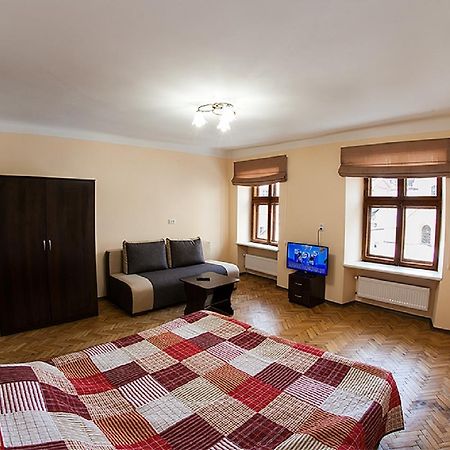 Квартира В Центрі На Вулиці Вірменській 12 Є Дві Спальні Двуспальні Ліжка ลวีฟ ภายนอก รูปภาพ